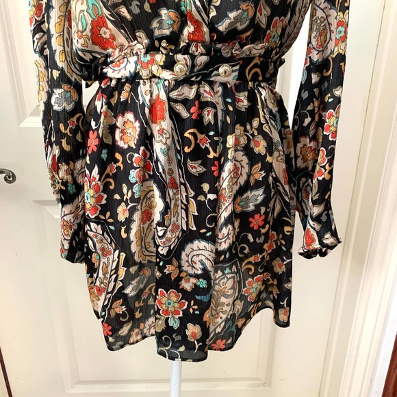 Zara Paisley Floral Printed Short V-neck Dress in Black - Picture 8 of 15